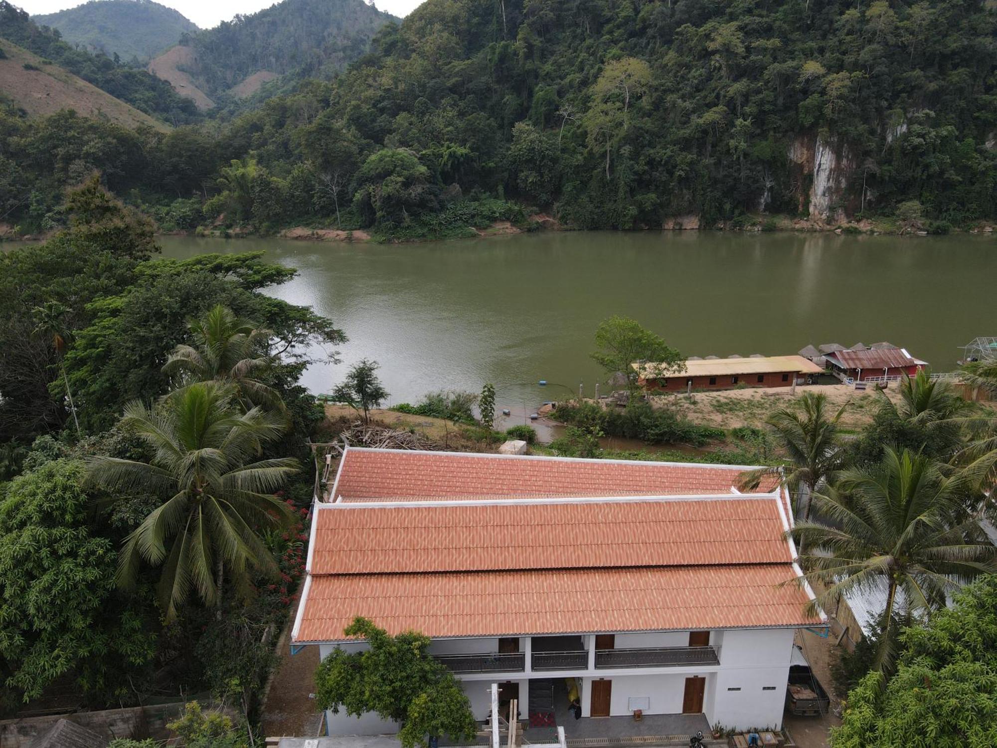 Amanda Nongkhiaw Hotel Bagian luar foto