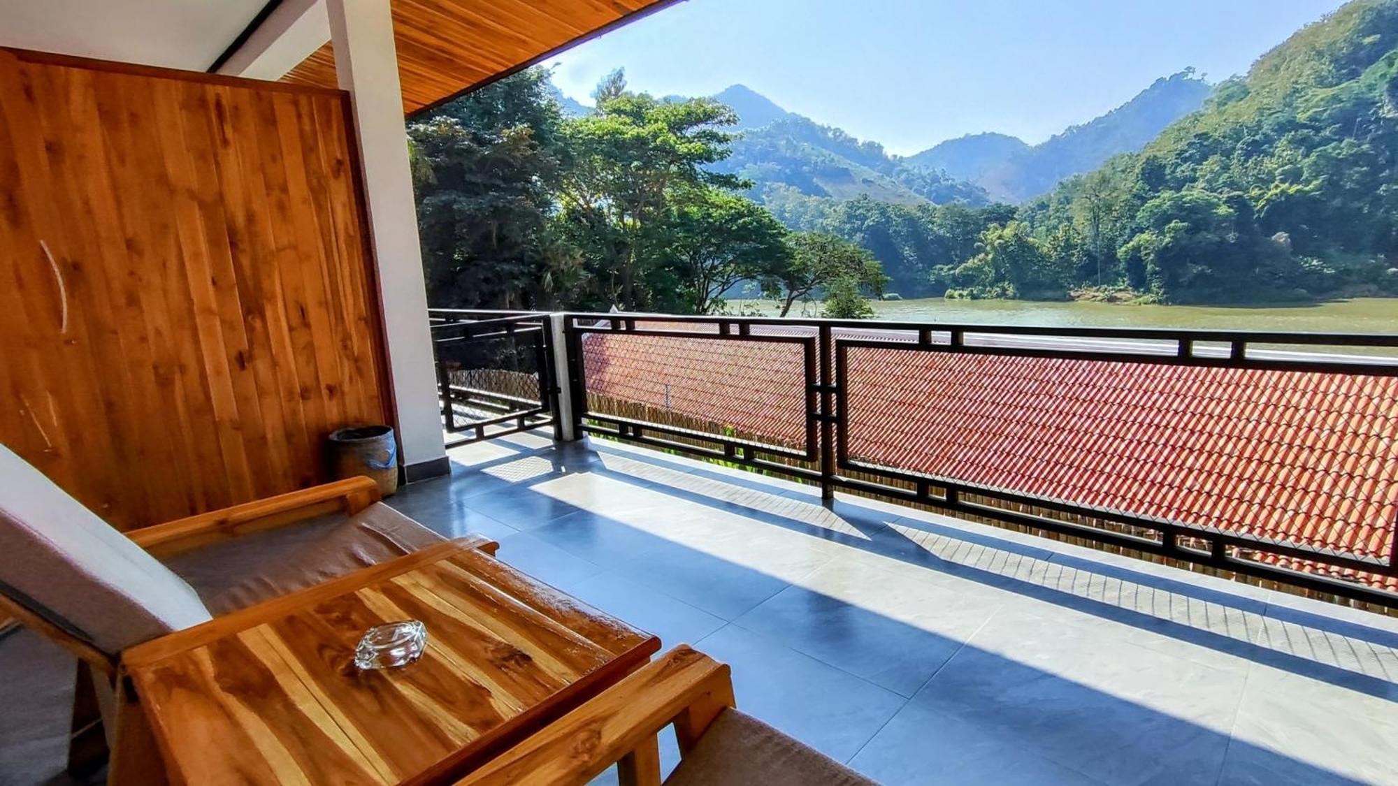Amanda Nongkhiaw Hotel Bagian luar foto